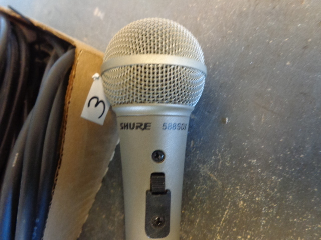 Microphone and Cable