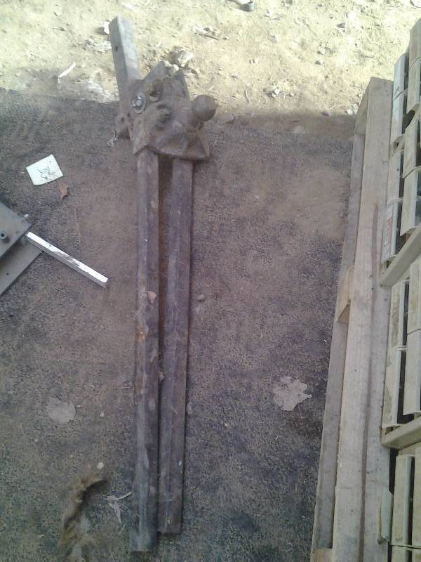lot 6 image: Heavy Duty Weight Distribution Hitch