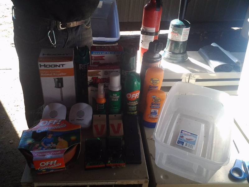 lot 20 image: Hoont Animal Repeller, Bug Sprays, Sun Screen, Citronella Candles