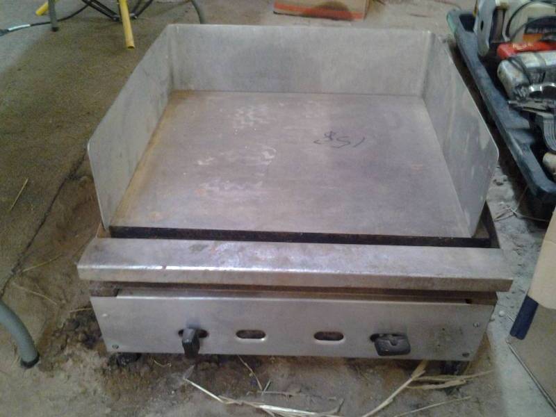lot 50 image: Commercial Grill Bring Help To Load 200 Lbs.