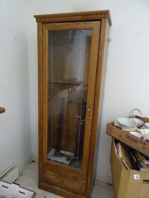 lot 9 image: Oak Soldier Gun, Cabinet WLock & Keys