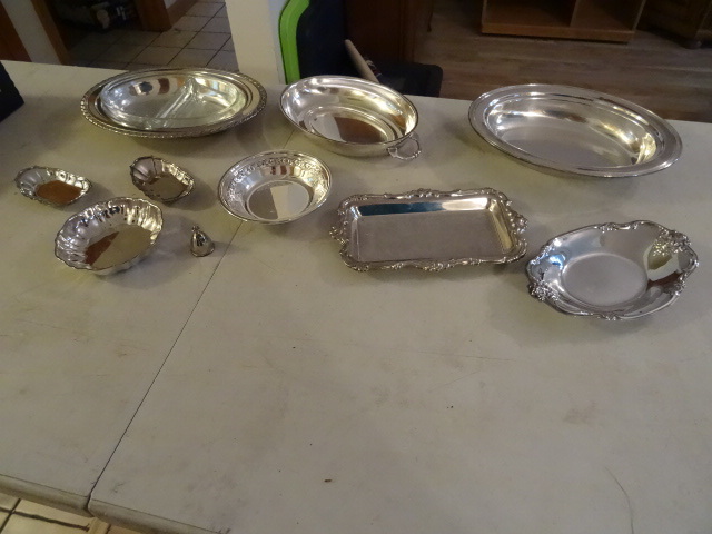 lot 12 image: Assorted Silver Plated Dishware