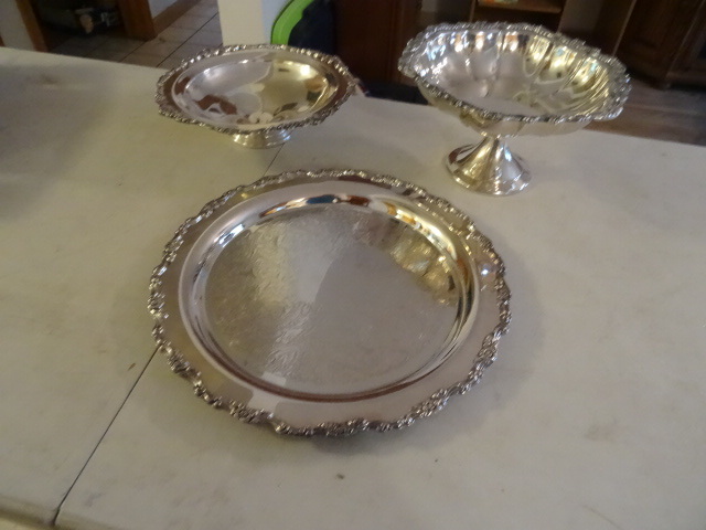 lot 18 image: Assorted Silver Plated Service Ware