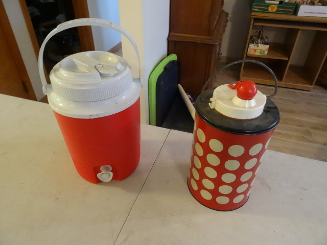 lot 22 image: Vintage Jolly Jug & Gott Water Cooler