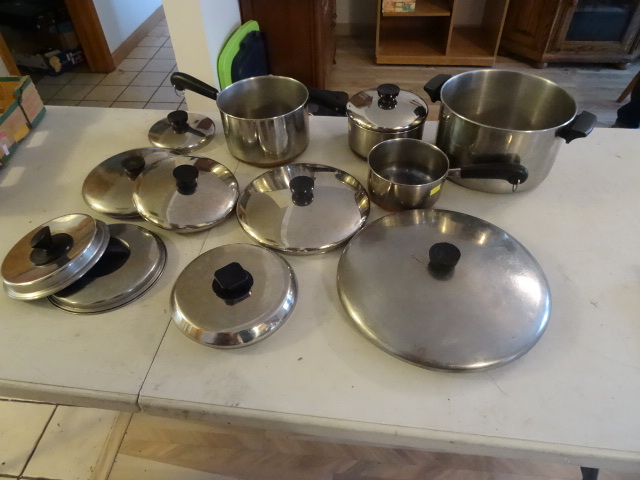 lot 23 image: Assorted Pots & Pans & Covers