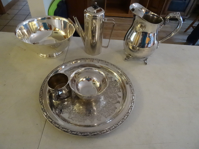 lot 24 image: Silver Plated Service Ware