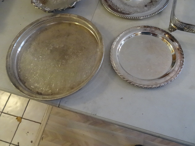 lot 25 image: Silver Plated Service Ware
