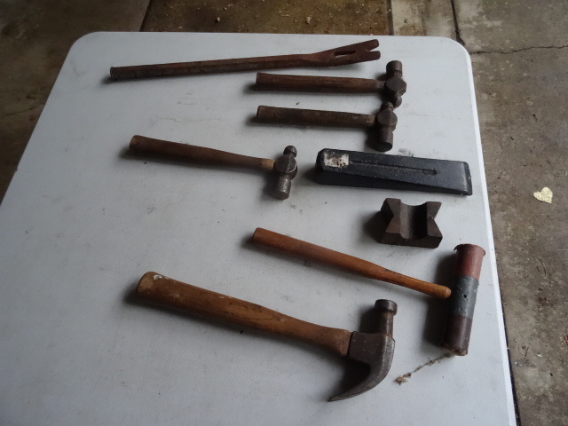 lot 48 image: Misc Hammers, Crow Bars, Splitting Wedge
