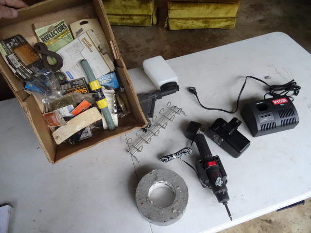 lot 56 image: Ravori 18 Volt Battery Charger,
