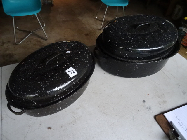 lot 72 image: 2 Roaster Pans WCovers