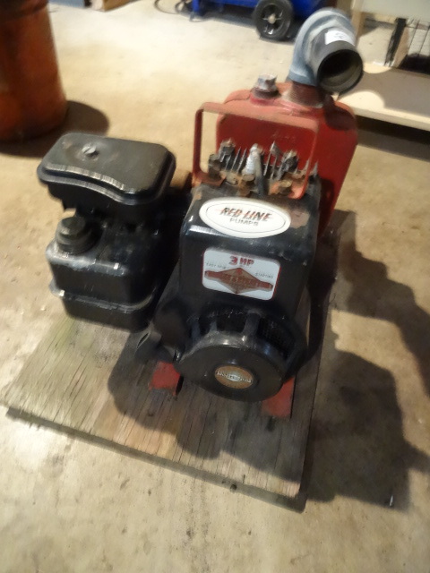 lot 92 image: Gas Powered Water Pump 3 HP Motor