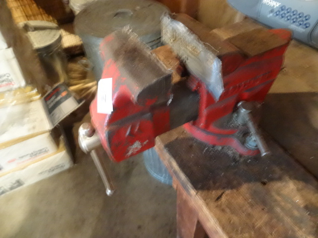 lot 101 image: Craftsman Bench Vise 3 12