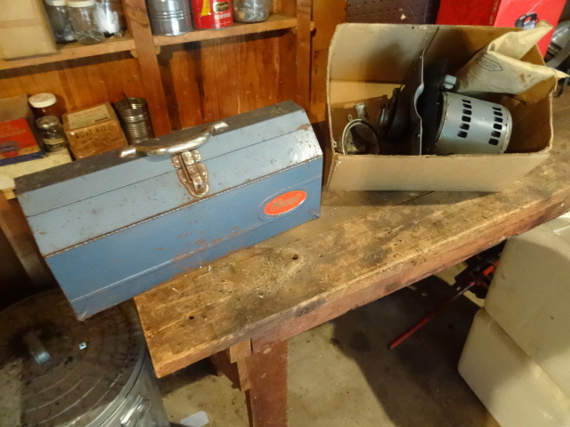 lot 104 image: Huot Metal Tool Box