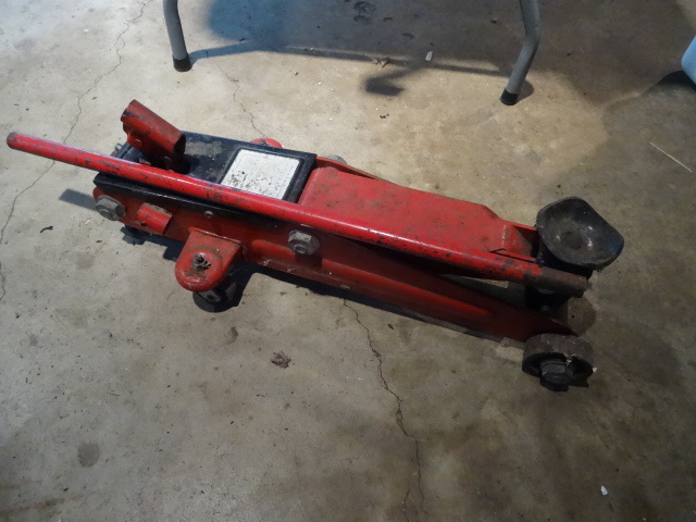 lot 112 image: Rolling Hydraulic Floor Jack Works