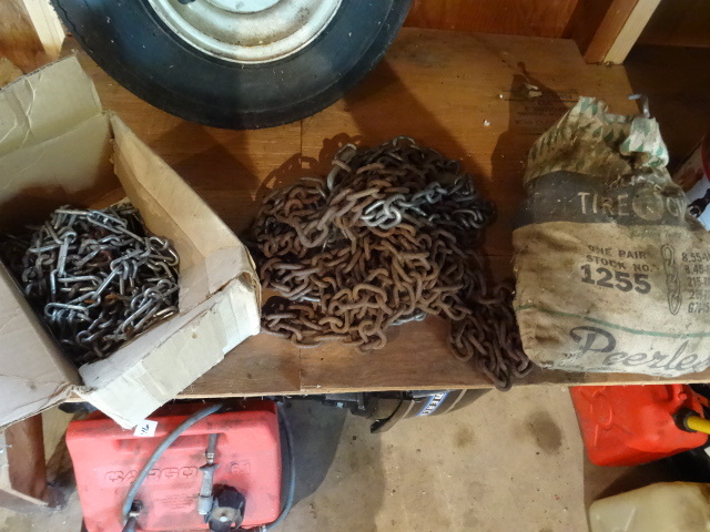 lot 117 image: 2-Pair Of Tire Chains, Misc Light Duty Chair