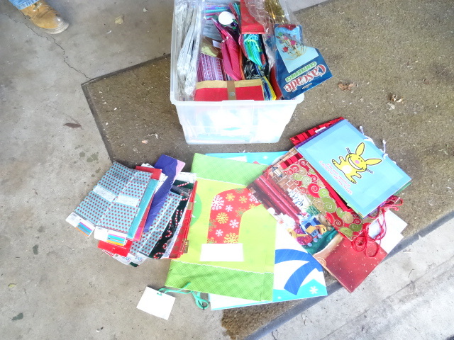 lot 158 image: Misc Tissue Paper & Gift Bags