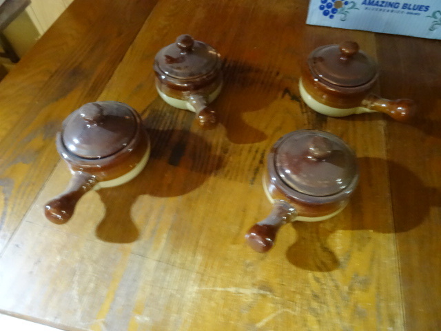 lot 166 image: Soup Bowls WHandle Set Of 4