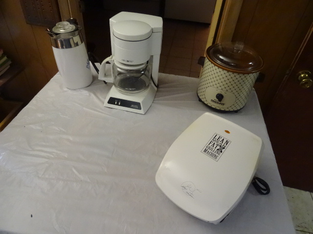 lot 174 image: George Foreman Grill, Mr Coffee