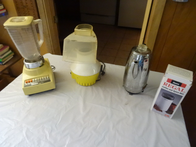 lot 178 image: Variety Of Household Appliances