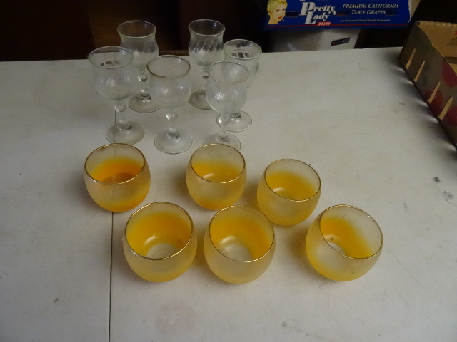 lot 180 image: Set Of 6 Frosted Drink Glasses & Avon