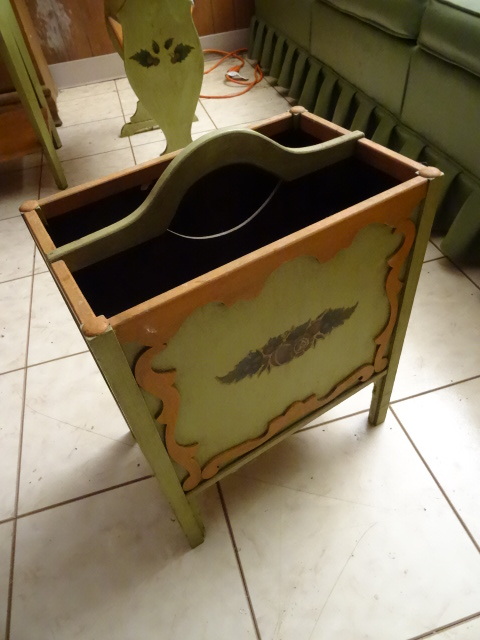 lot 244 image: Vintage Wood WBurn Leaf Detail