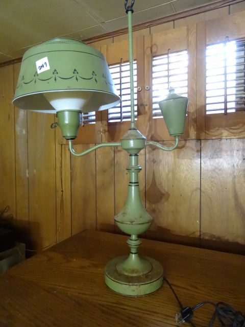 lot 247 image: Vintage Metal Table Lamp