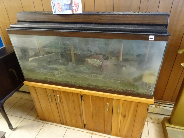 lot 266 image: Large Salt Water Aquarium