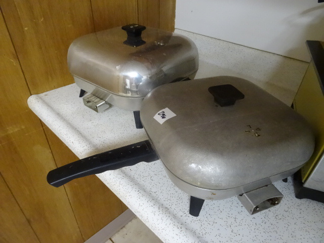 lot 296 image: 2 Vintage Sunbeam Electric Fry Pans