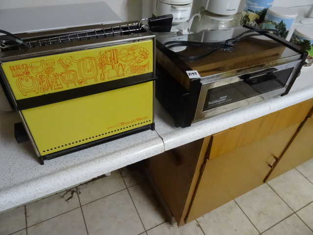 lot 297 image: Toastmaster Broiler Oven &  Presto Broiler