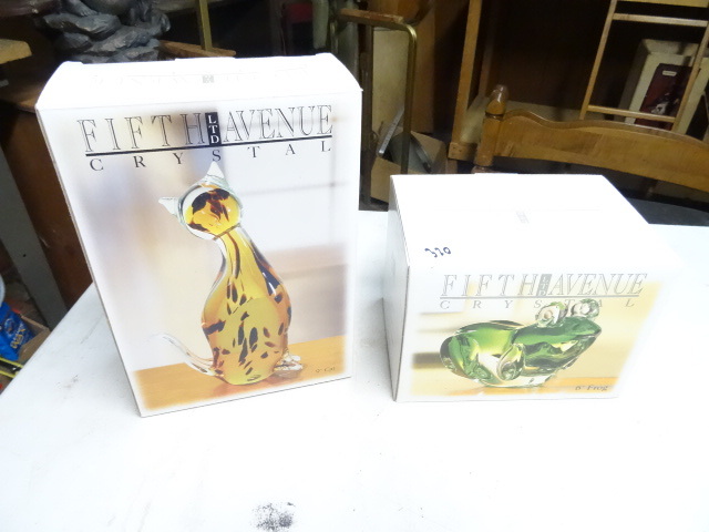 lot 320 image: 2 Filth Avenue Crystal Figurines 9 Cat