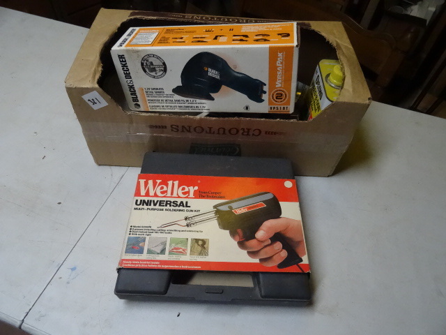lot 321 image: Misc Hardware B & D Cordless Sander,