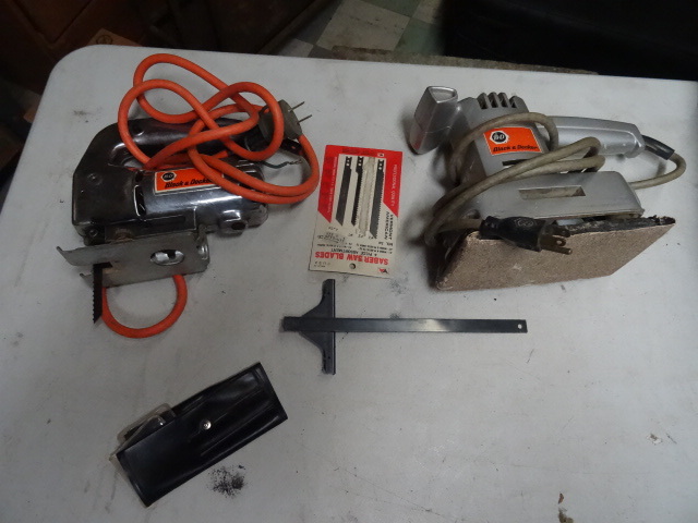 lot 322 image: Black & Decker Sander & Saber Saw
