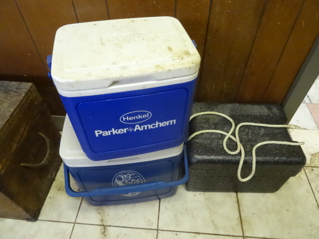 lot 374 image: 3 Coolers