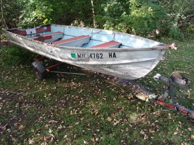 lot 1 image: 1970 Fareast Aluminum Boat
