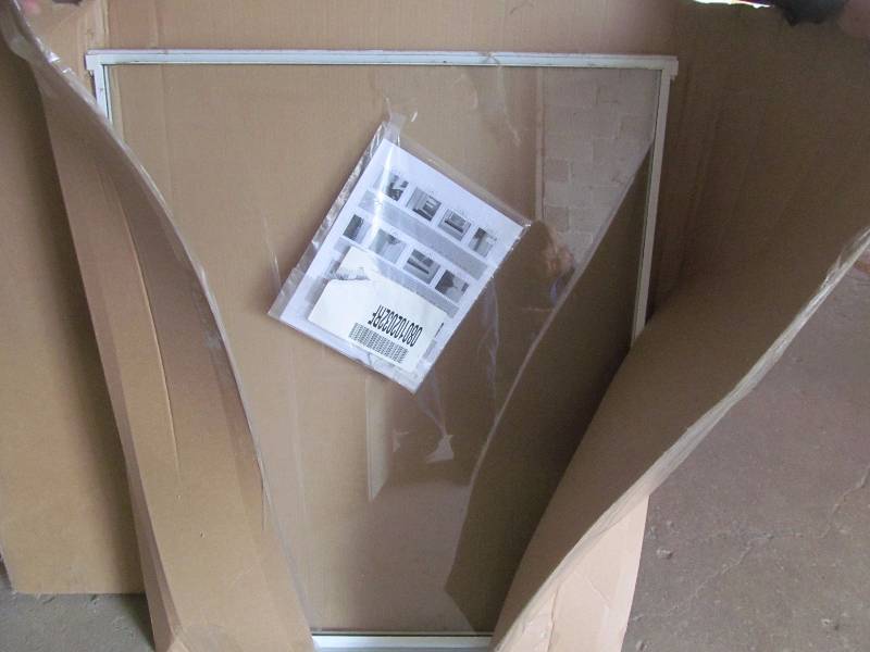 lot 30 image: storm door window panel