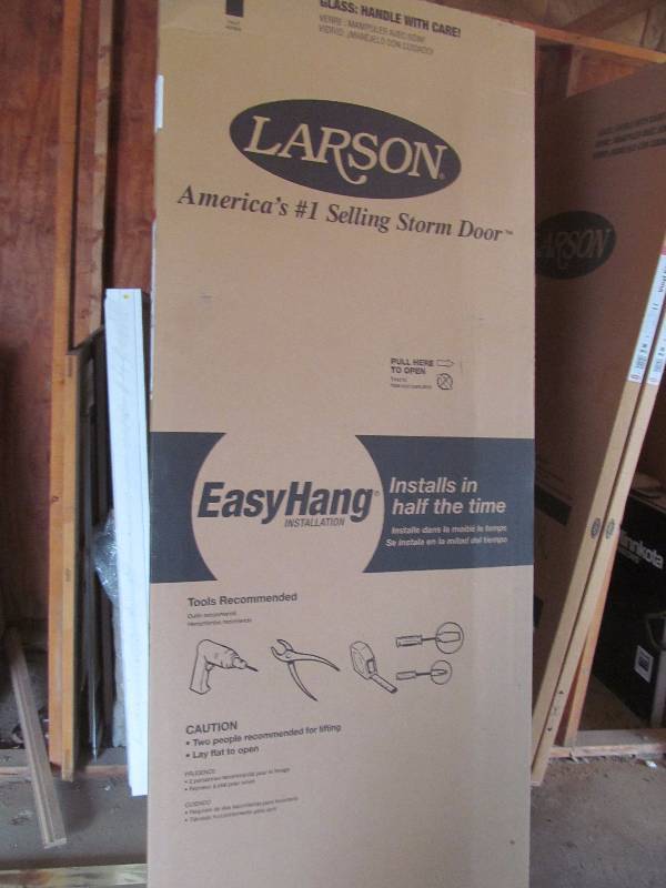 lot 32 image: Larson storm door