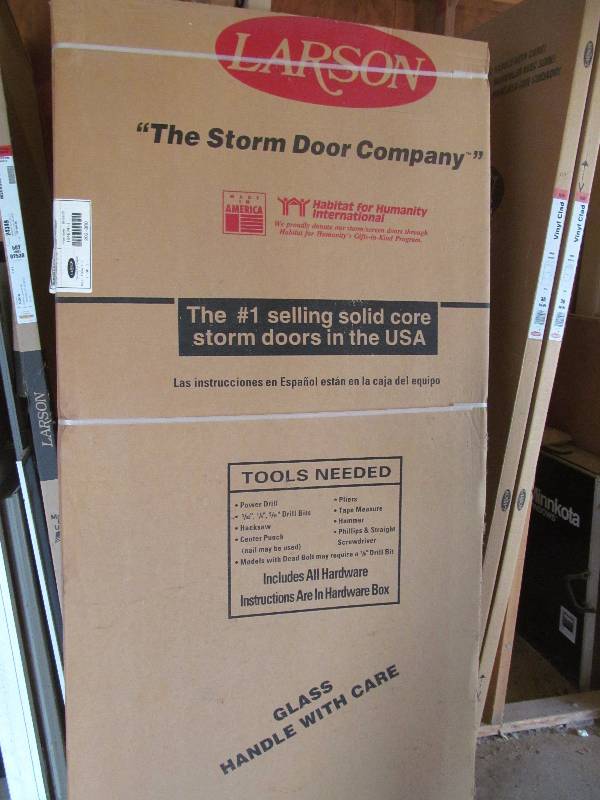 lot 33 image: Larson storm door