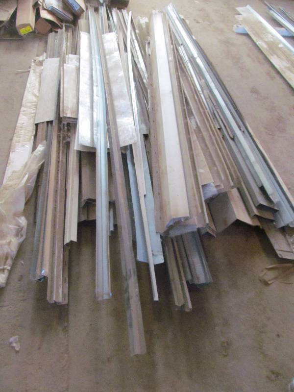 lot 94 image: metal trim