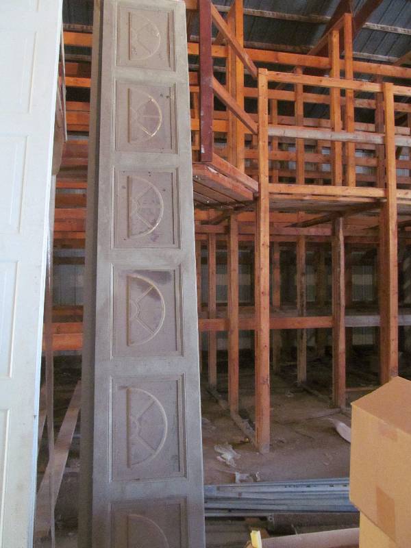 lot 102 image: garage door panel with windows