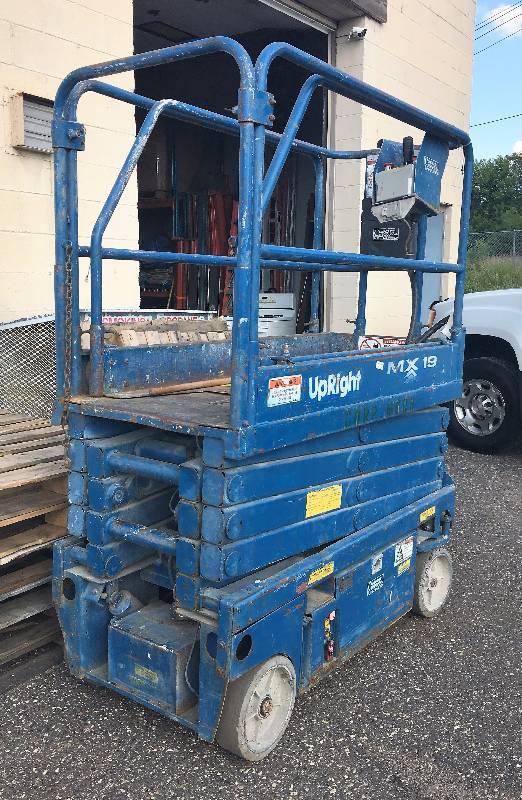 lot 2 image: UpRight MX19 Scissor Lift