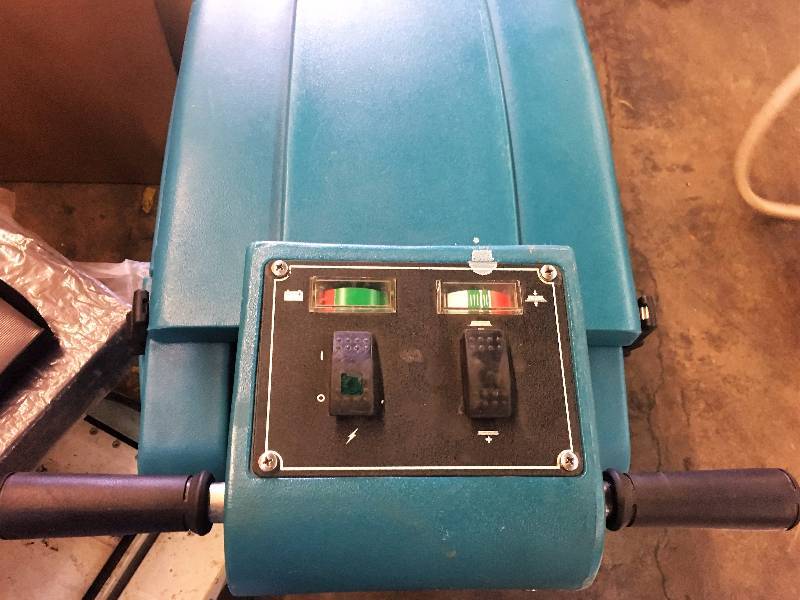 lot 4 image: Tennant 2510 Walk Behind Floor Burnisher