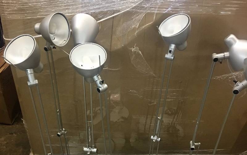 lot 31 image: Lot of (8) Desk Lamps
