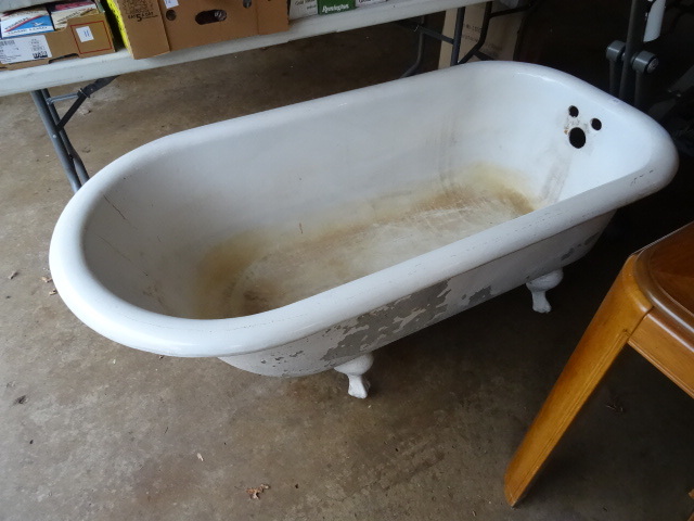 Cast Iron Tub With Claw Feet