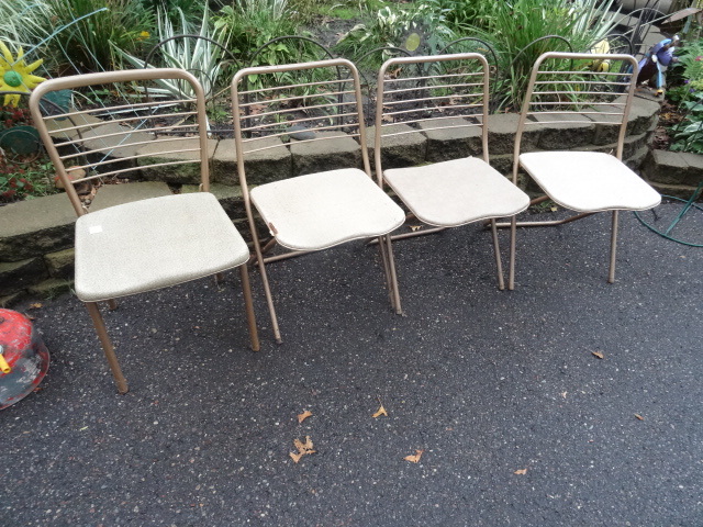 4 Folding Chairs