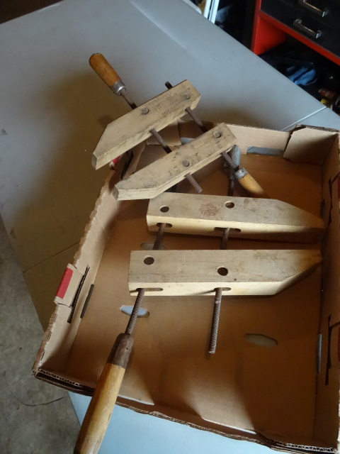 2 Wood Clamps