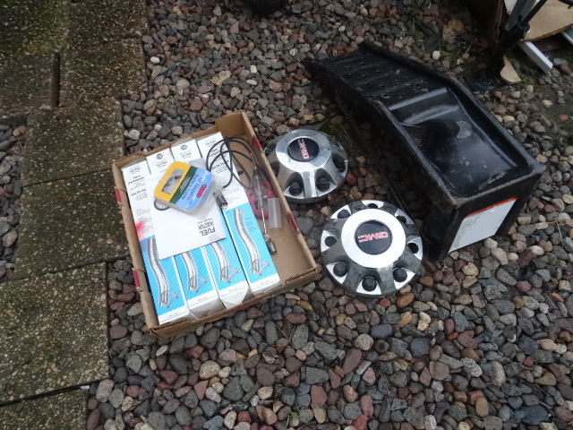 1 Car Ramp, GMC Hub Covers, 8 Bolt,
