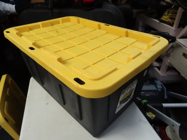 27 Gal. Tough Box With Lid.