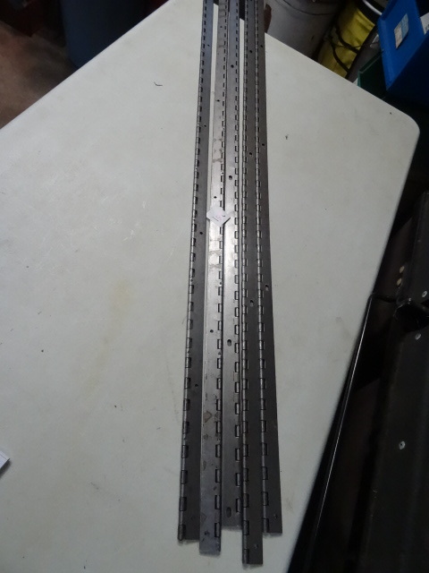 5 Metal Hinges, 42