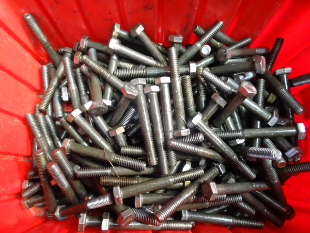 200 bolts. 2 12 x 38