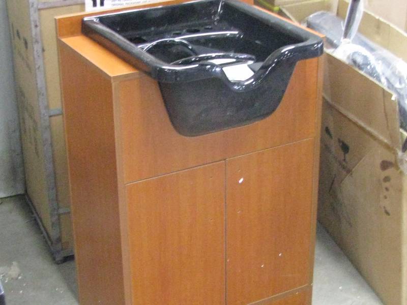 Shampoo Vanity & Sink